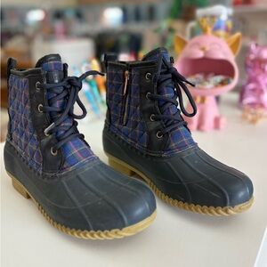 Tommy Hilfiger Randee Plaid Duck Boots Size 8